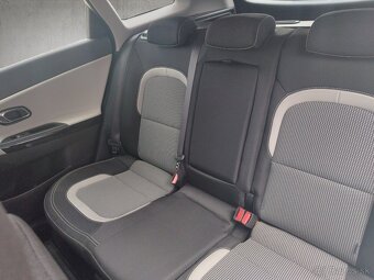 KIA CEED SW 1,6 GDi ZLATÁ EDÍCIA | jazdené - 17