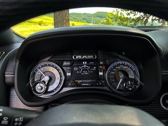 Dodge RAM 1500 5.7 HEMI Limited Black edition,Odpočet DPH - 17