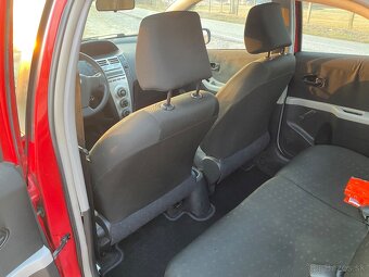 Predám Toyotu Yaris 1,0 benzin 51 kw - 17