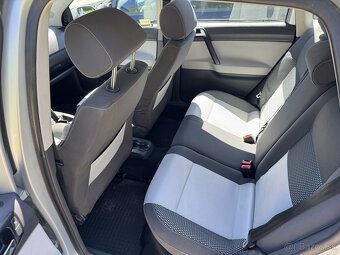 Predám VW Polo Cross 1.2 benzin 51kw - 17