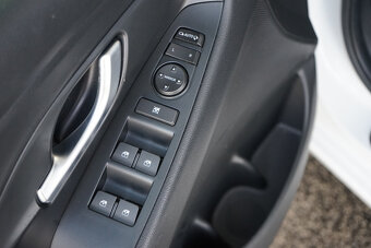 57-HYUNDAI i30, 2020, benzín, 1.5 DPi - Comfort, 81kW - 17