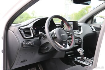 Kia PROCEED 1.6 T-GDi GT A/T + Panorama Slovák 1majitel - 17