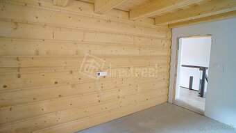 Krásny zrub pri Liptovskej Mare tesne pred dokončením - 17