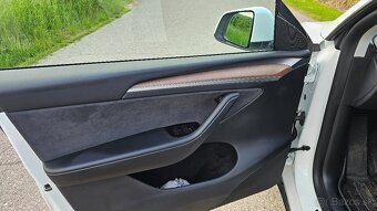 Tesla Model Y SUV 378kw Long Range 99 900km, dual motor 4x4 - 17