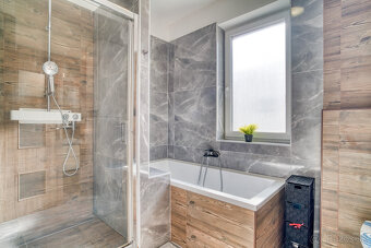 Na predaj priestranný 4-izbový rodinný dom v Bernolákove - 17