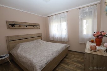 4 izbový rodinný dom so zariadením, pozemok 1174 m2 - 17