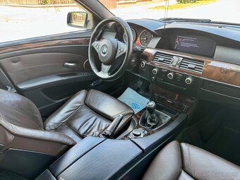 BMW E61 530d LCI INDIVIDUAL -SOFTCLOSE- PANORÁMA - 17
