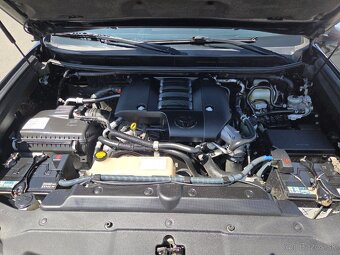 Toyota Land Cruiser 3.0I D-4D Premium A/T REZERVOVANE - 17