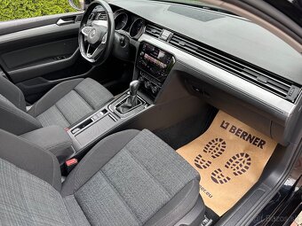 VW Passat Variant B8 2.0 TDI 110kw Panorama - 17