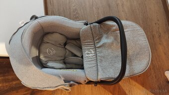 Autosedačka/vanička + otočný  isofix Jané Matrix Light 2 - 17