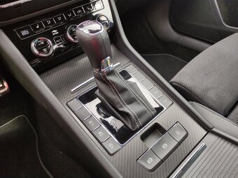 Škoda Superb III TSi SPORTLINE VIRTUAL PANORAMA CANTON ZÁRUK - 17