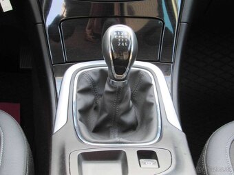Opel Insignia kombi 1.6 CDTI - DPH - splatka od 178,-€ - 17