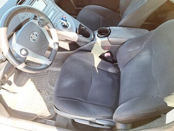 Predám Toyota Prius 1.8 Hybrid 2012 - 17