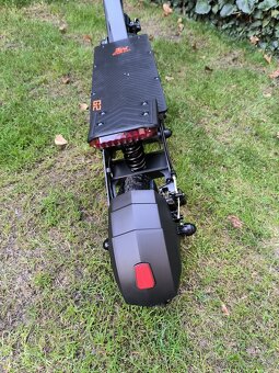 Kukirin G2 800 W 15 Ah 2025 - ZARUKA - 0 Kilometrov - 17