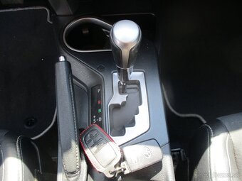 TOYOTA RAV4 2.5Hybrid 145 kW Executive e-CVT 2016 - 17