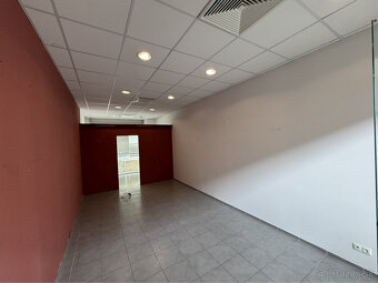 Prenájom obchodných priestorov od 24 m² v OD Saratov II v me - 17
