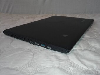 Lenovo 110, 4-jadro.15,6 FHD. SSD 256 GB .Nová DDR4 8 GB. - 17