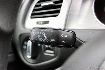 VW Golf 7 1.6 TDI 77 kW • 2013 • 252 tkm • Nové brzdy - 17