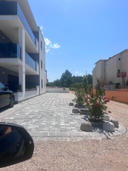 Luxusný 3-izbový apartmán Chorvátsko- Vodice, 180m od pláže - 17