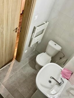 Predám moderný 4i dom v lokalite Kolárovo - 17