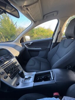 Volvo XC60 SUV D5 AWD 2.4D 151kw 2010 prvý majiteľ - 17