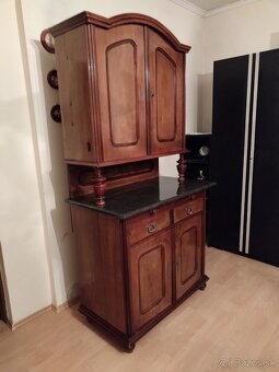 Starožitný príborník - 17