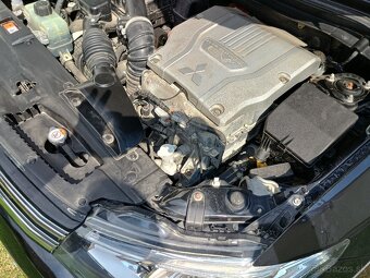 Mitsubishi Outlander PHEV 2.0 Executive Edition–4x4–Automat - 17