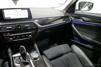 BMW 5 Touring Sport Line ,520d xDRIVE, 140kW r.v.12/2018 - 17