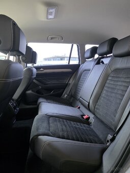 Volkswagen Passat Variant 2.0 TDI EVO Elegance DSG - 17