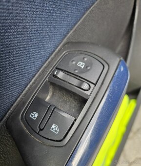 OPEL CORSA 1.2 BENZIN KLIMA Kamera 5 dverí servisná kniha - 17