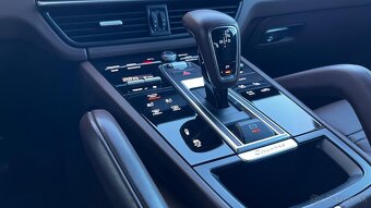 Porsche Cayenne 3.0 V6 Platinum 4x4 NočnéVidenieAdaptívnyP - 17