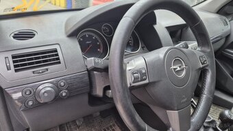 Opel Astra H 1,9CDTi 110kw kód: Z19DTH - 17