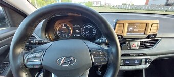 Hyundai i30 CW 1.4 TGDI 103KW Family - 17