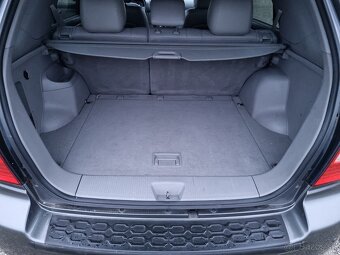 KIA SORENTO 2,5CRDi 4x4 - 17