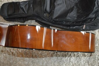 predam - gitara Yamaha C40 - 17
