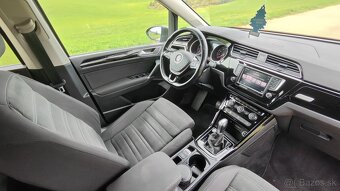 2017 Touran nový model, tsi 110kw,dsg 7st, top výbava - 17