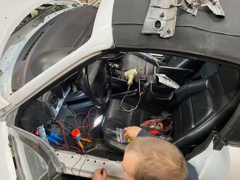 Mazda Miata MX-5 NA 1990 (hardtop + kopec dielov) - 17