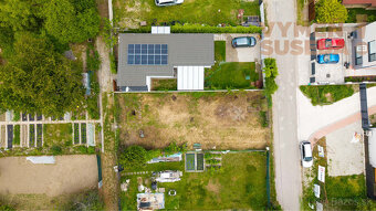 VYMEŇ SUSEDA - VÝNIMOČNÝ STAVEBNÝ POZEMOK, BOČNÁ ULICA, BRA - 17