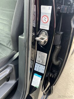 Volkswagen Touran 2.0 tdi automat  110kw r.2020 - 17