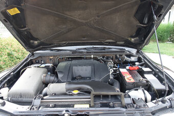 Mitsubishi Pajero 3.2 DI-D GLX 4WD, M5, 118kW, 3d. - 17