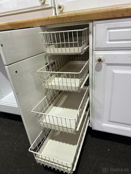 Moderná kuchynská linka so spotrebičmi - 17