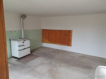 Kvalitný murovaný rodinný dom v okrese Levice - 17