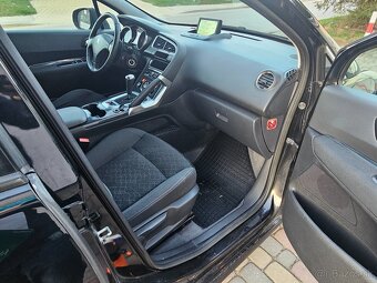 Peugeot 3008 1.6eHDI 115CV Automat Acitve EURO5 - 17