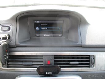 Volvo XC70 2,4D5 120KW Momentum Man. AWD 2012 DPH - 17