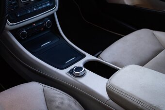 Mercedes-Benz A250 AMG Line - 17