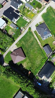 Rovinatý pozemok v Púchove - časť Horné Kočkovce 931m2 - 17