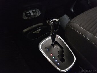 Toyota Yaris Hybrid Automat 1,5 Selection facelift 54kW LED - 17