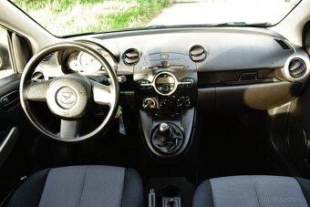 Mazda dvojka 1.3 16v benzin, velmi pekna - 17