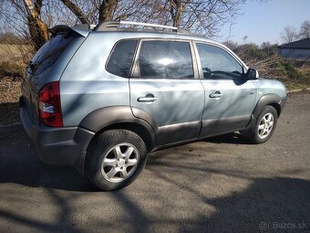 Hyundai Tuson 2.0 - 17