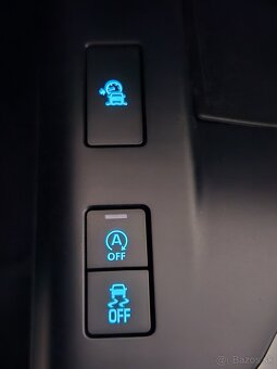 Predám Jaguár E-PACE 4x4 - 17